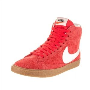 Nike Women’s BLAZER high top shoes
